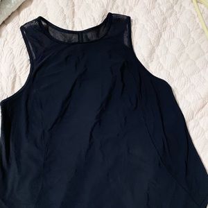 Lululemon black top